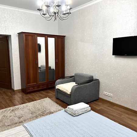 Майлина 10 Аэропорт Apartamento Turksib Exterior foto