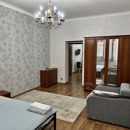Майлина 10 Аэропорт Apartamento Turksib Exterior foto